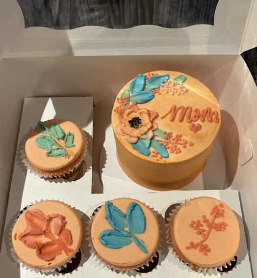 Mini Cake & Cupcakes Gift Box